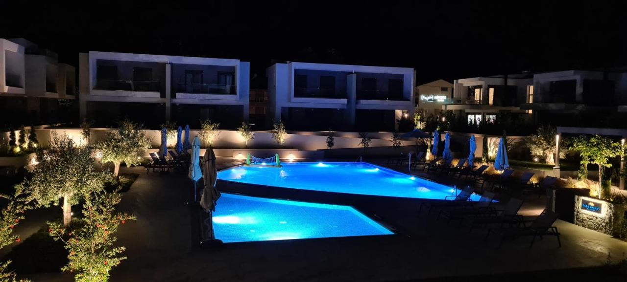 Callisto Luxury Suite Nikiti  Esterno foto
