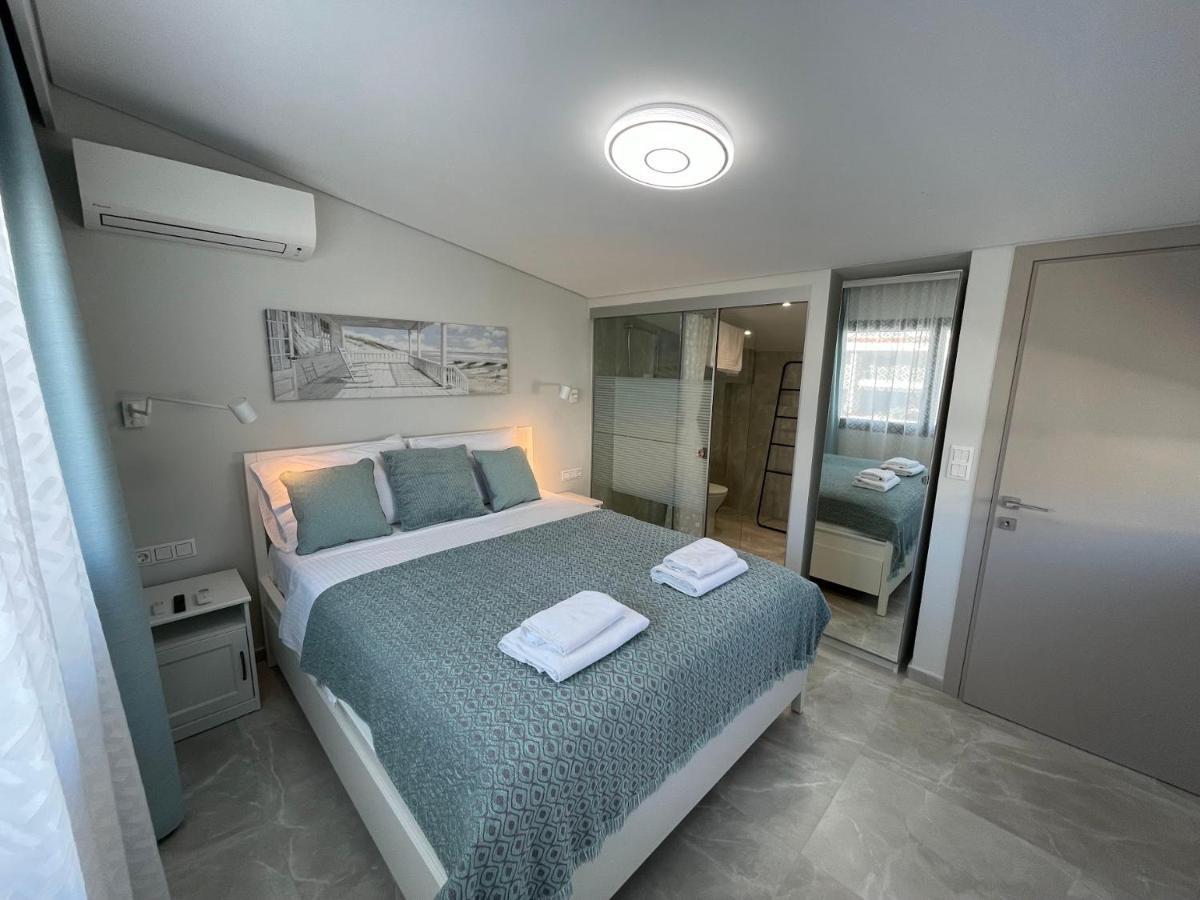 Callisto Luxury Suite Nikiti  Esterno foto