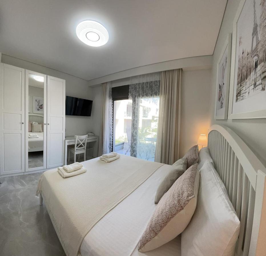 Callisto Luxury Suite Nikiti  Esterno foto