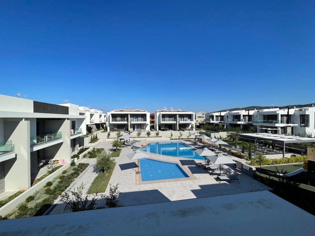 Callisto Luxury Suite Nikiti  Esterno foto