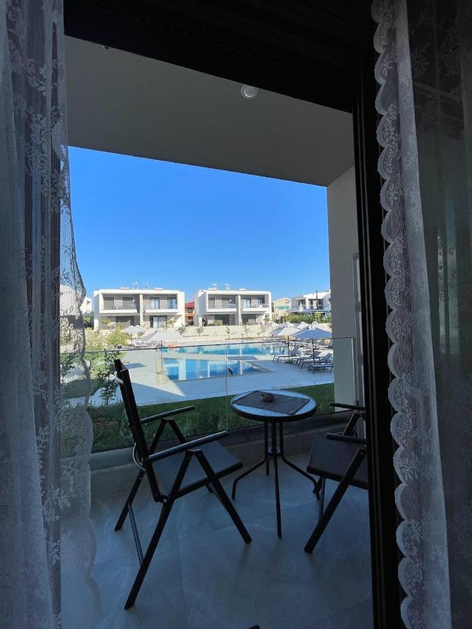 Callisto Luxury Suite Nikiti  Esterno foto