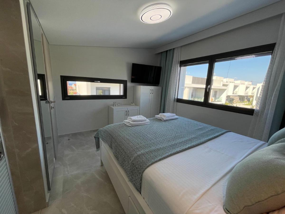 Callisto Luxury Suite Nikiti  Esterno foto