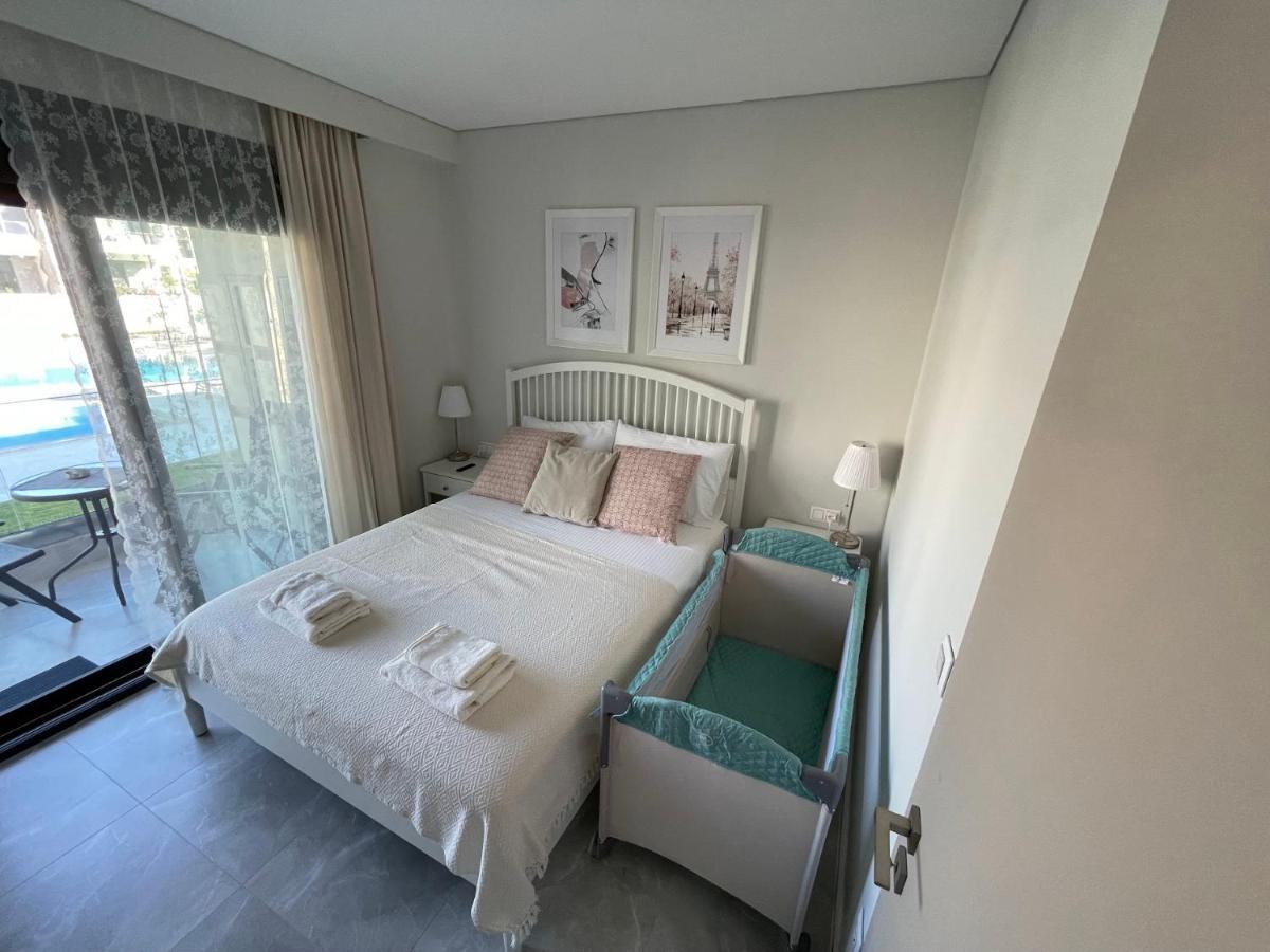 Callisto Luxury Suite Nikiti  Esterno foto